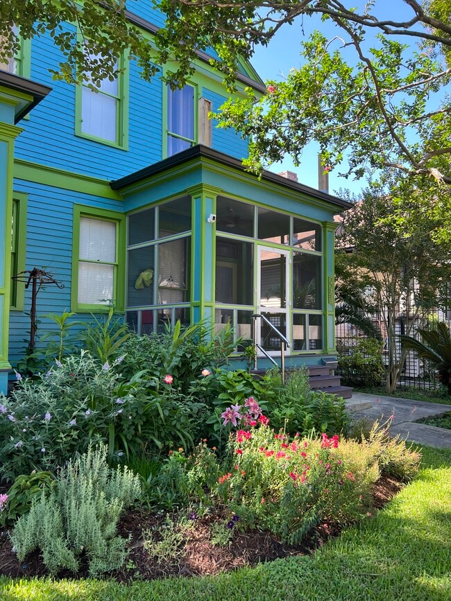 2251 Cambronne St, Unit 2251 Cambronne