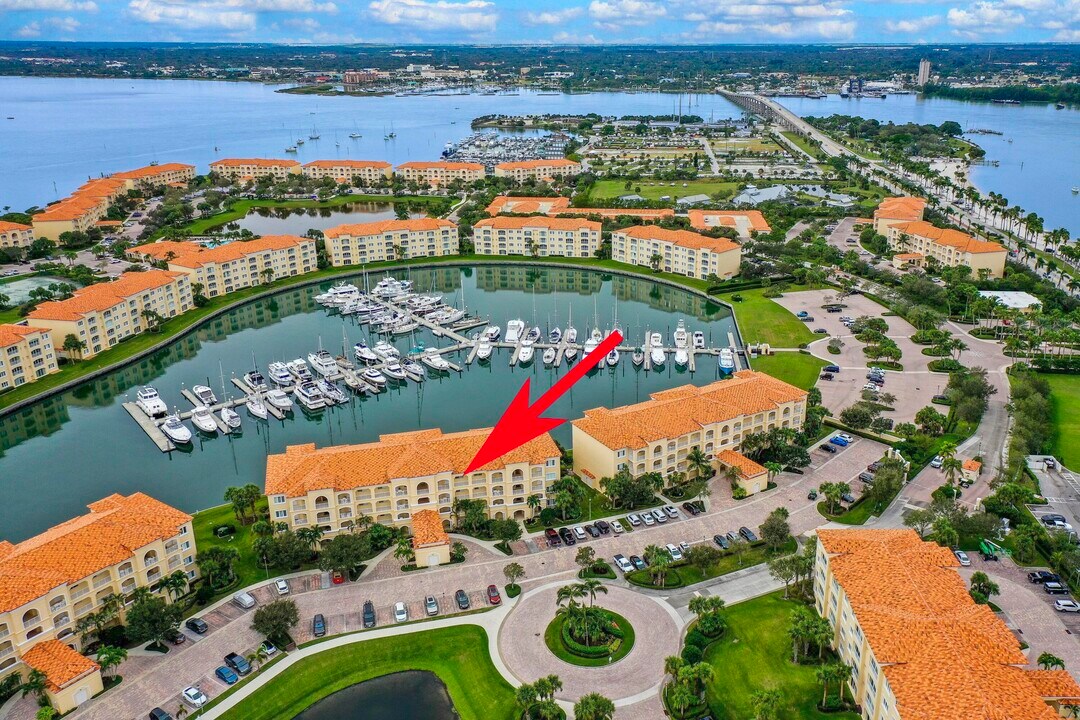 9 Harbour Isle Dr E in Fort Pierce, FL - Building Photo