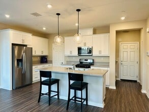 196 Bonita Ln in Rialto, CA - Building Photo - Building Photo