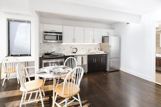 1782 Lexington Ave in New York, NY - Foto de edificio - Building Photo