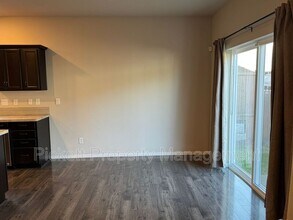 6500 Hornet Cir NE in Bremerton, WA - Building Photo - Building Photo
