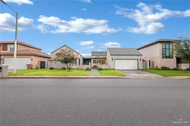 21 W Holland Ave in Edinburg, TX - Building Photo - Building Photo