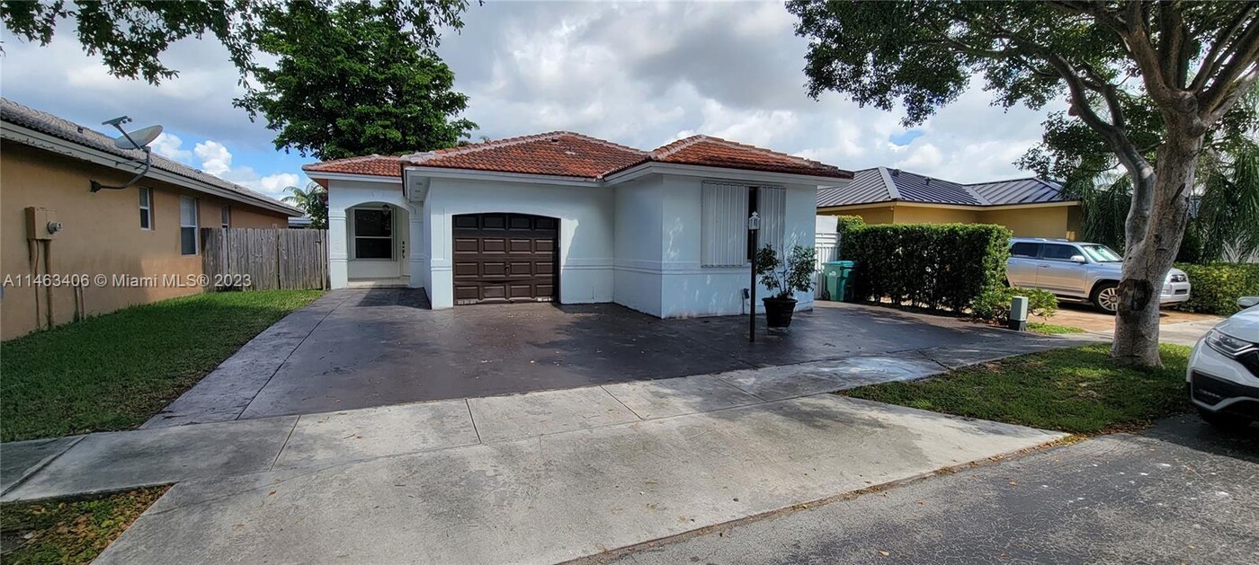 16139 SW 68th Ter in Miami, FL - Building Photo