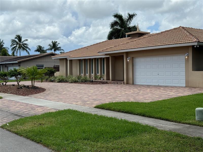 5921 SW 17th Ct in Plantation, FL - Building Photo