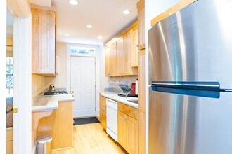 21 E Concord St, Unit 1 in Boston, MA - Foto de edificio - Building Photo