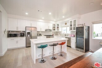 4538 Abbey Pl in Los Angeles, CA - Building Photo - Building Photo