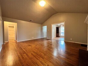 321 Joshua St in Denton, TX - Building Photo - Building Photo