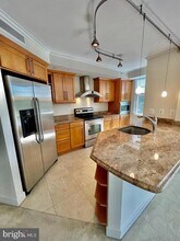 1325 N Pierce St in Arlington, VA - Building Photo - Building Photo