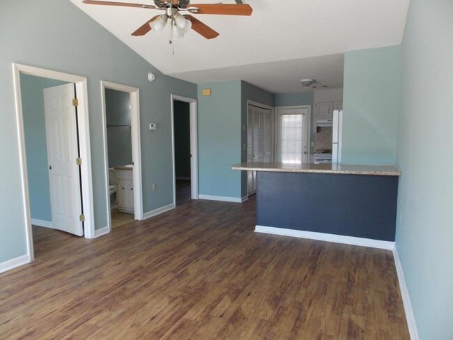 140 Lanier Dr