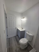 635 W 51st St, Unit three quarters in Los Angeles, CA - Building Photo - Building Photo