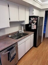 5870 Green Valley Cir, Unit 121 in Culver City, CA - Foto de edificio - Building Photo