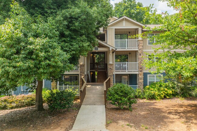 Avonlea Riverside in Atlanta, GA - Foto de edificio - Building Photo