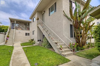 1510 Chalcedony St in San Diego, CA - Building Photo - Building Photo