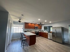3605 Egerton Cir in Sarasota, FL - Building Photo - Building Photo