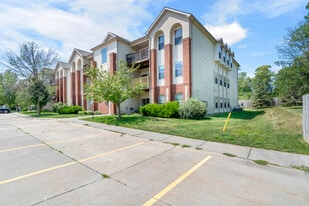 805 Blue Sky Dr, Unit 204 in North Liberty, IA - Building Photo