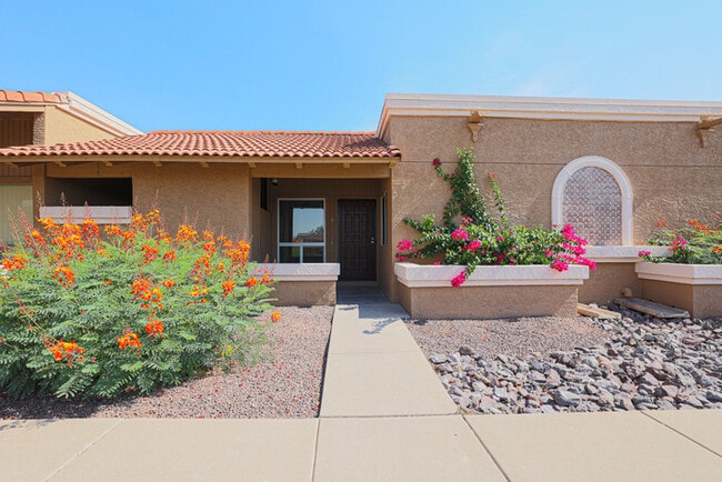 property at 501 W Hononegh Dr