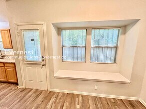 146 Creek Cove Dr in Dallas, TX - Building Photo - Building Photo