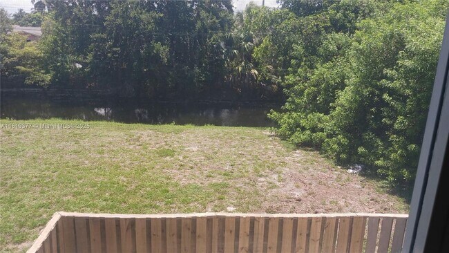 2217 NW 59th Wy in Lauderhill, FL - Building Photo - Building Photo