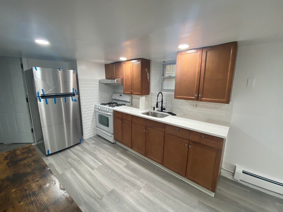 1108 Paterson Plank Rd in North Bergen, NJ - Building Photo
