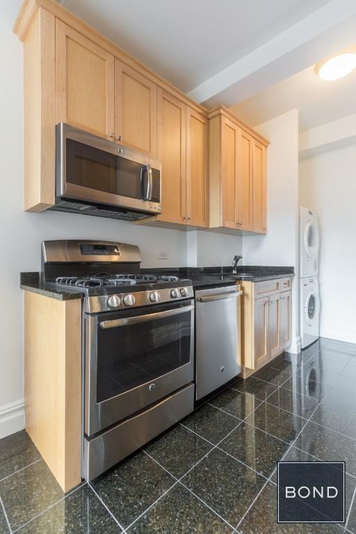 property at 115 E 92nd St