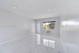 641 Española Wy in Miami Beach, FL - Building Photo - Building Photo