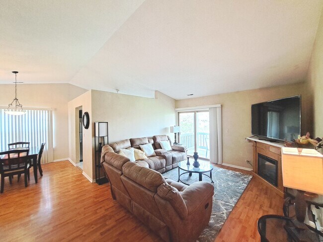 216 Stoneybrook Ln in Bloomingdale, IL - Building Photo - Building Photo