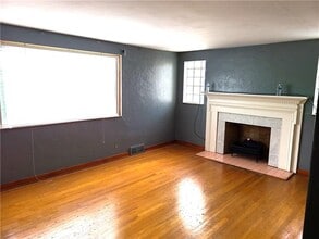 3202 W Run Rd in Munhall, PA - Building Photo - Building Photo