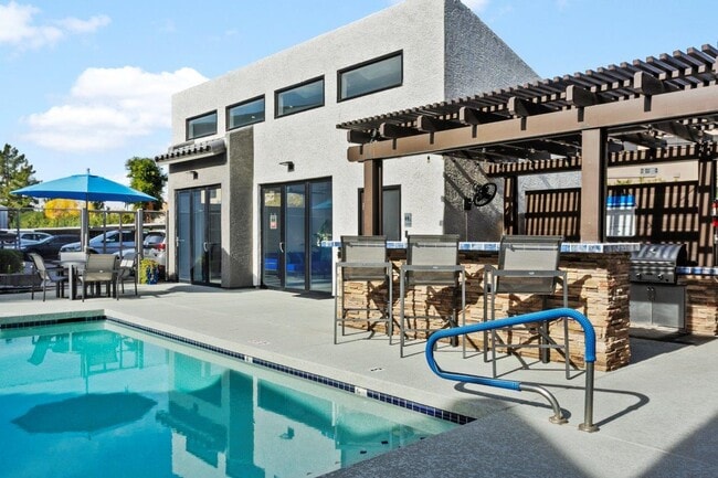 Del Sol in Scottsdale, AZ - Foto de edificio - Building Photo