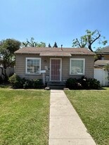208 E Ellsworth Ave in Anaheim, CA - Building Photo