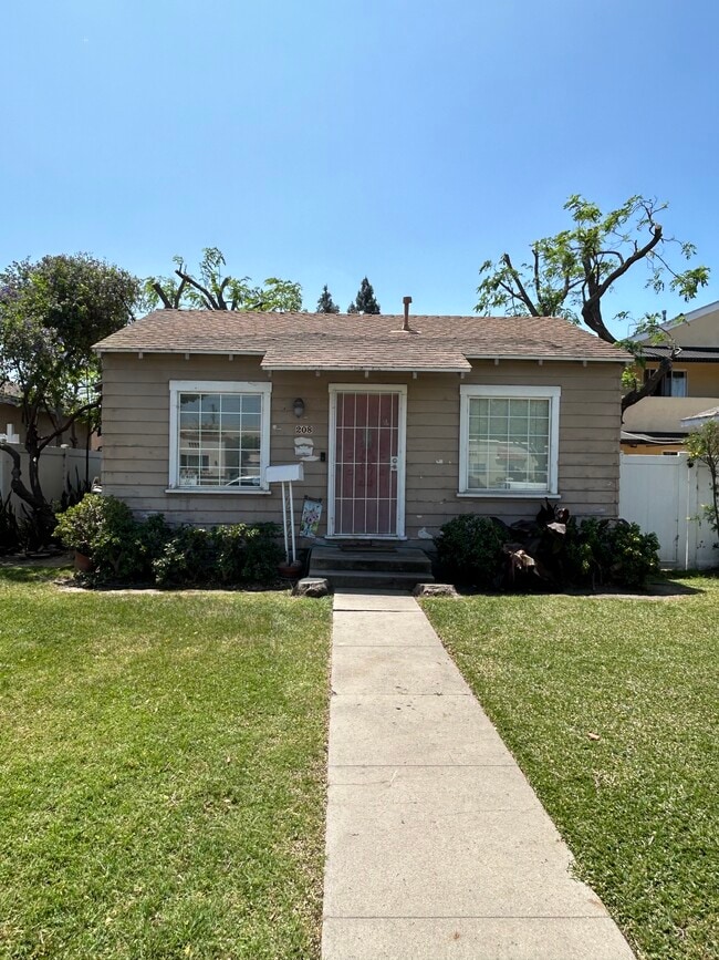 property at 208 E Ellsworth Ave