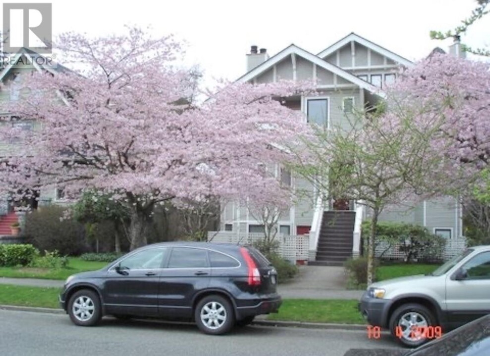 2017-2017 W 15th Ave in Vancouver, BC - Building Photo