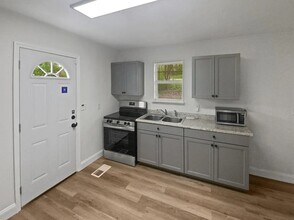 1219 Crest Dr SE in Cleveland, TN - Foto de edificio - Building Photo