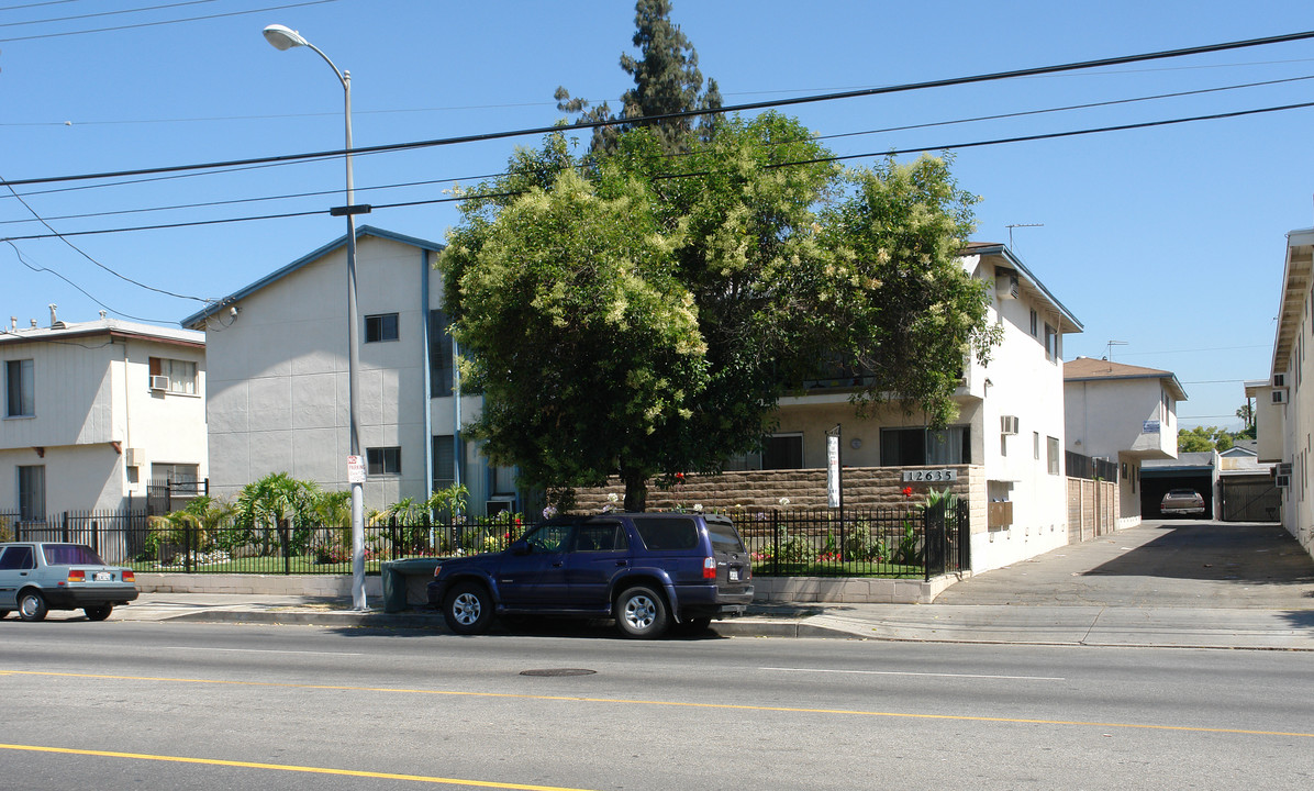 12635 Vanowen St in North Hollywood, CA - Building Photo