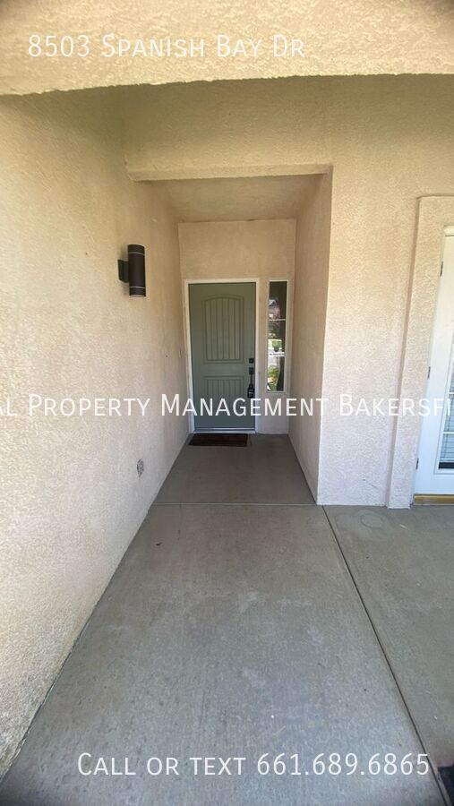 8503 Spanish Bay Dr in Bakersfield, CA - Building Photo - Building Photo
