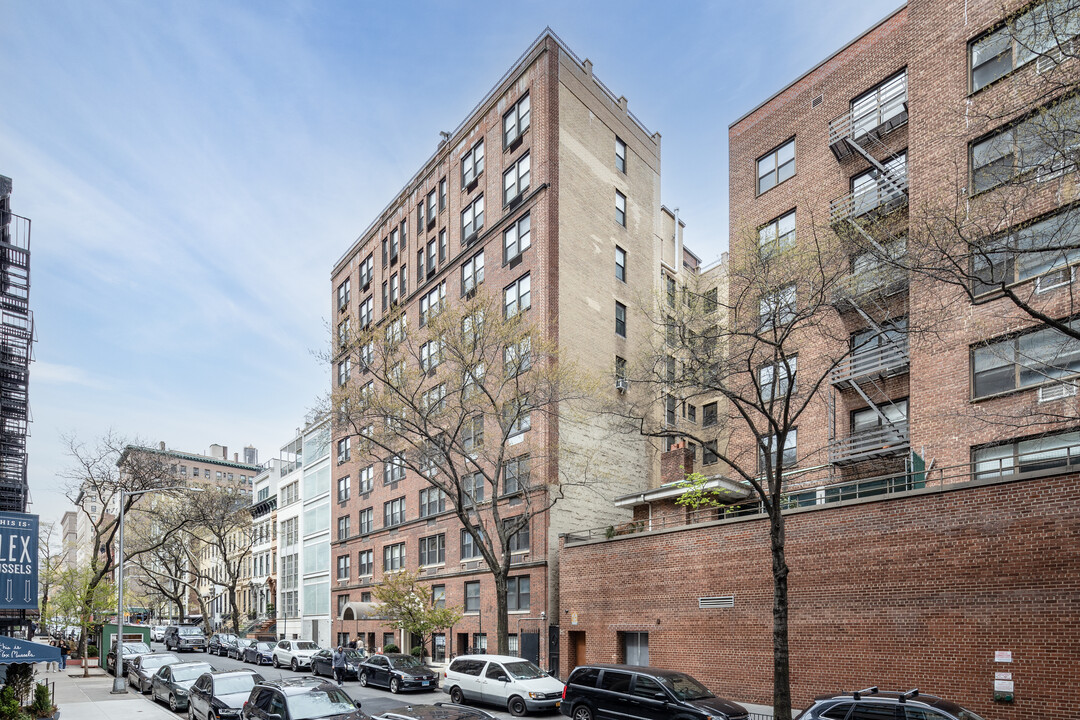 Merritt House in New York, NY - Building Photo