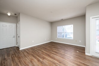 Overlook at Valley Ridge Apartments in Indianapolis, IN - Foto de edificio - Interior Photo