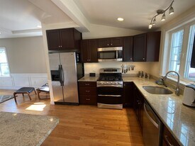 11 Winthrop Ct in Medford, MA - Building Photo