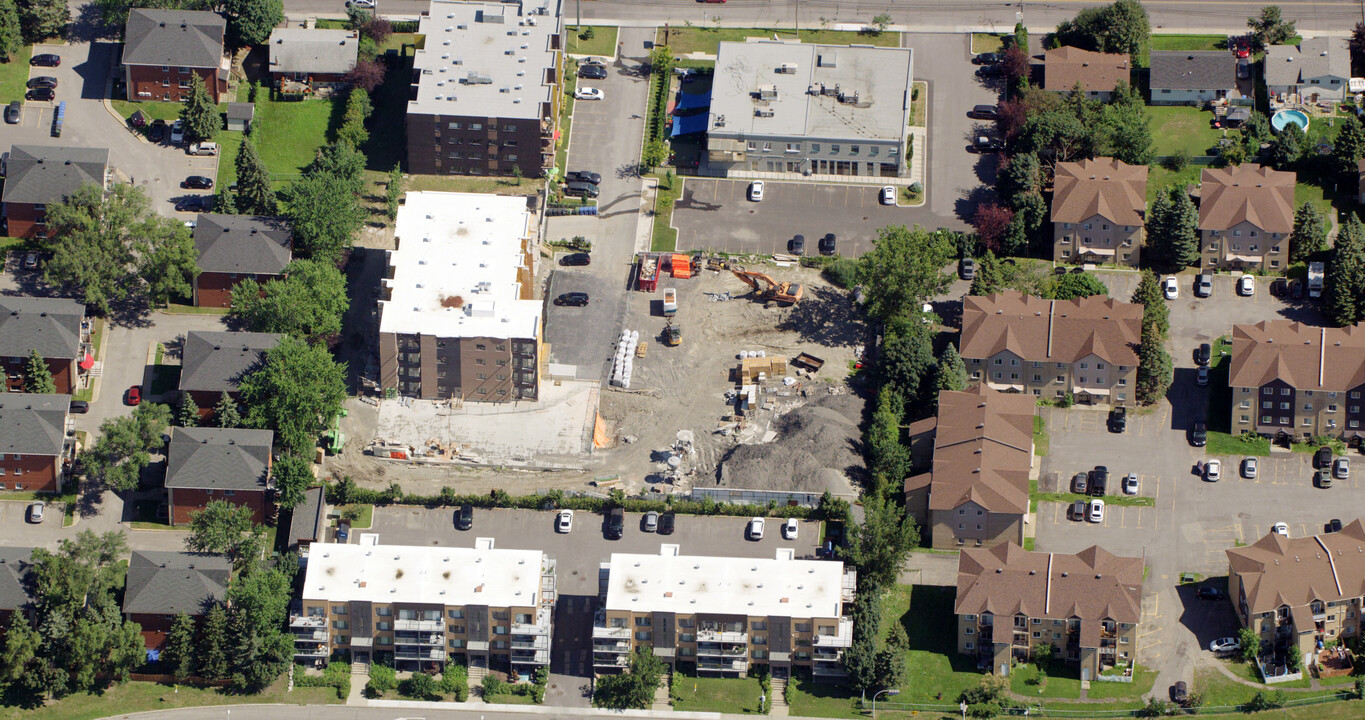 1895 Du Tremblay Ch in Longueuil, QC - Building Photo