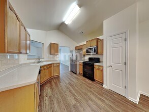 1061 High Tide Trail in Loganville, GA - Building Photo - Building Photo