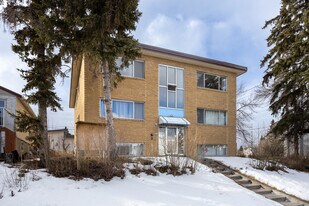 109 25 Av NE in Calgary, AB - Building Photo