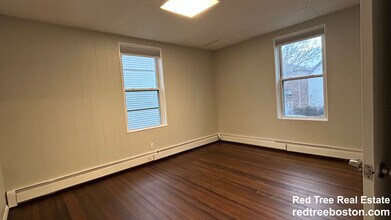 158 Holland St, Unit 1 in Somerville, MA - Building Photo - Building Photo