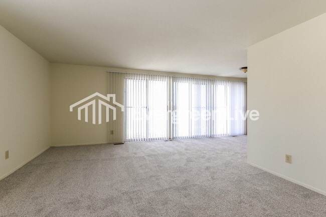 5839 Troy Villa Blvd in Dayton, OH - Building Photo - Building Photo