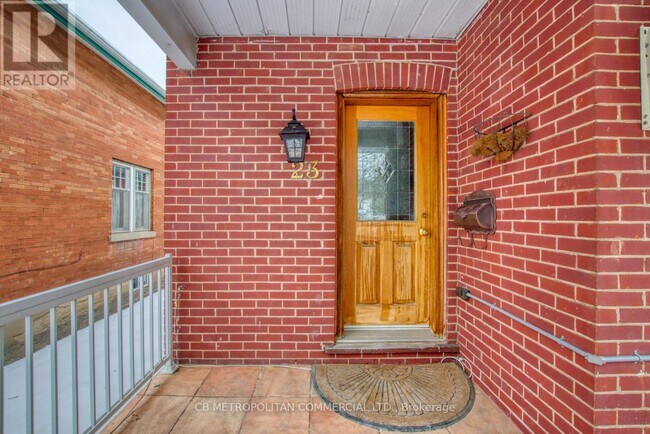 23 Mill St N in Brampton, ON - Building Photo - Building Photo