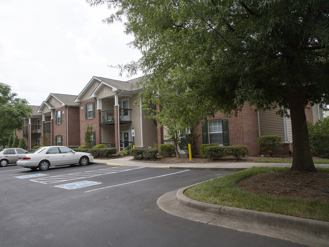 Hillside Commons in Hendersonville, NC - Building Photo - Building Photo