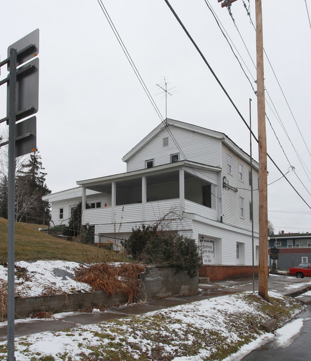 9 Broad St in Schuylerville, NY - Building Photo