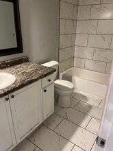 126 Oak Hill Dr in Joshua, TX - Foto de edificio - Building Photo