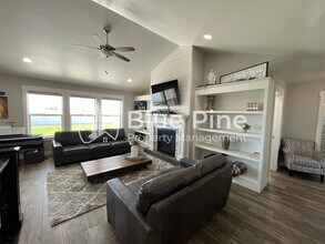 6028 Fox Run Dr in Idaho Falls, ID - Building Photo - Building Photo