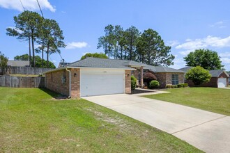 1236 Northview Dr in Crestview, FL - Building Photo - Building Photo