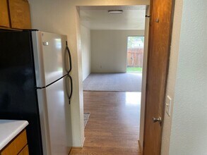 329 Bessie St in Medford, OR - Building Photo - Building Photo