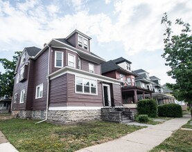 402 W Ferry St in Buffalo, NY - Foto de edificio - Building Photo